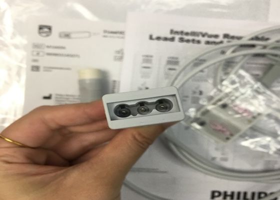 M1669A インターリーブ 再利用可能 3 鉛 EKG ケーブル aAMI/IEC 2.7M TPU 材料